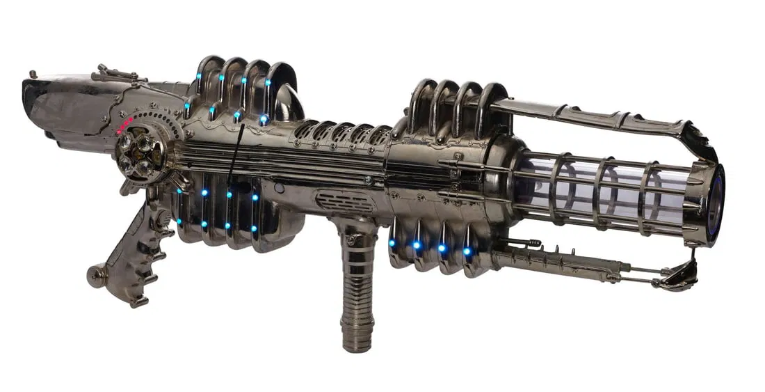 BATMAN & ROBIN (1997) - Mr. Freeze's (Arnold Schwarzenegger) Light-Up Freeze Gun