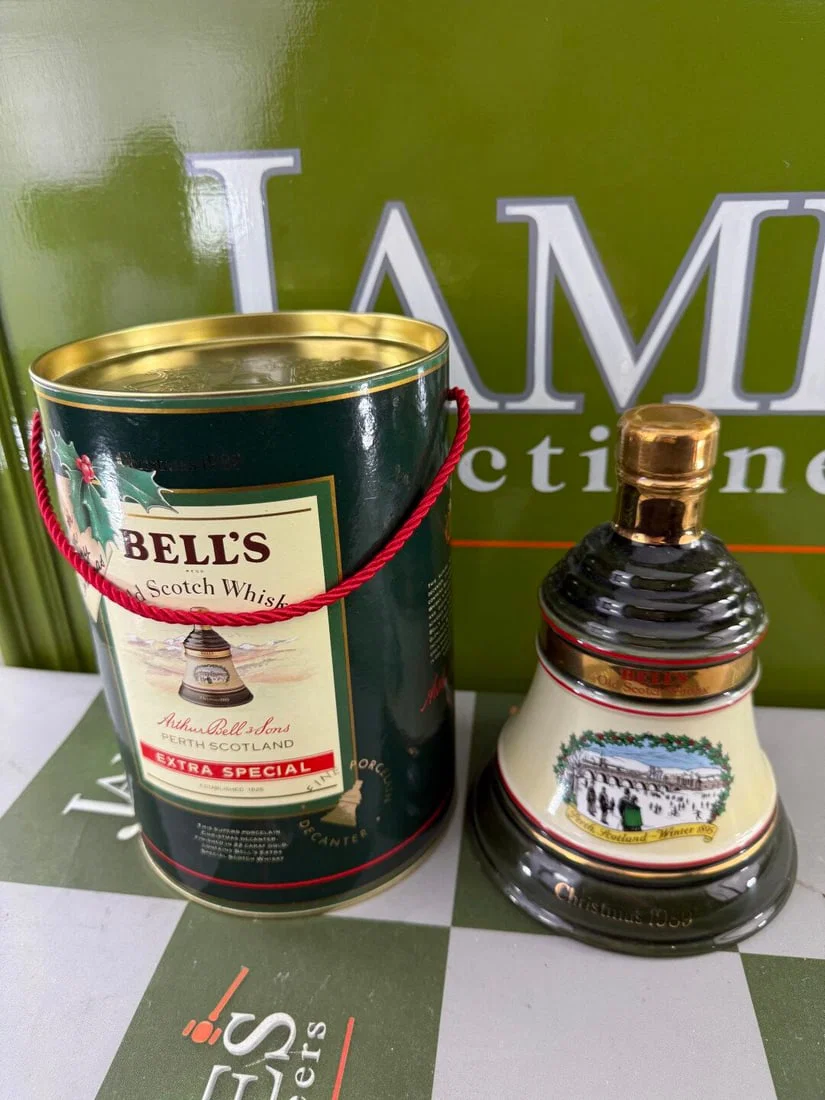 Bells Old Scotch Whiskey Ltd Edition 24 Carat Gold Christmas 1989