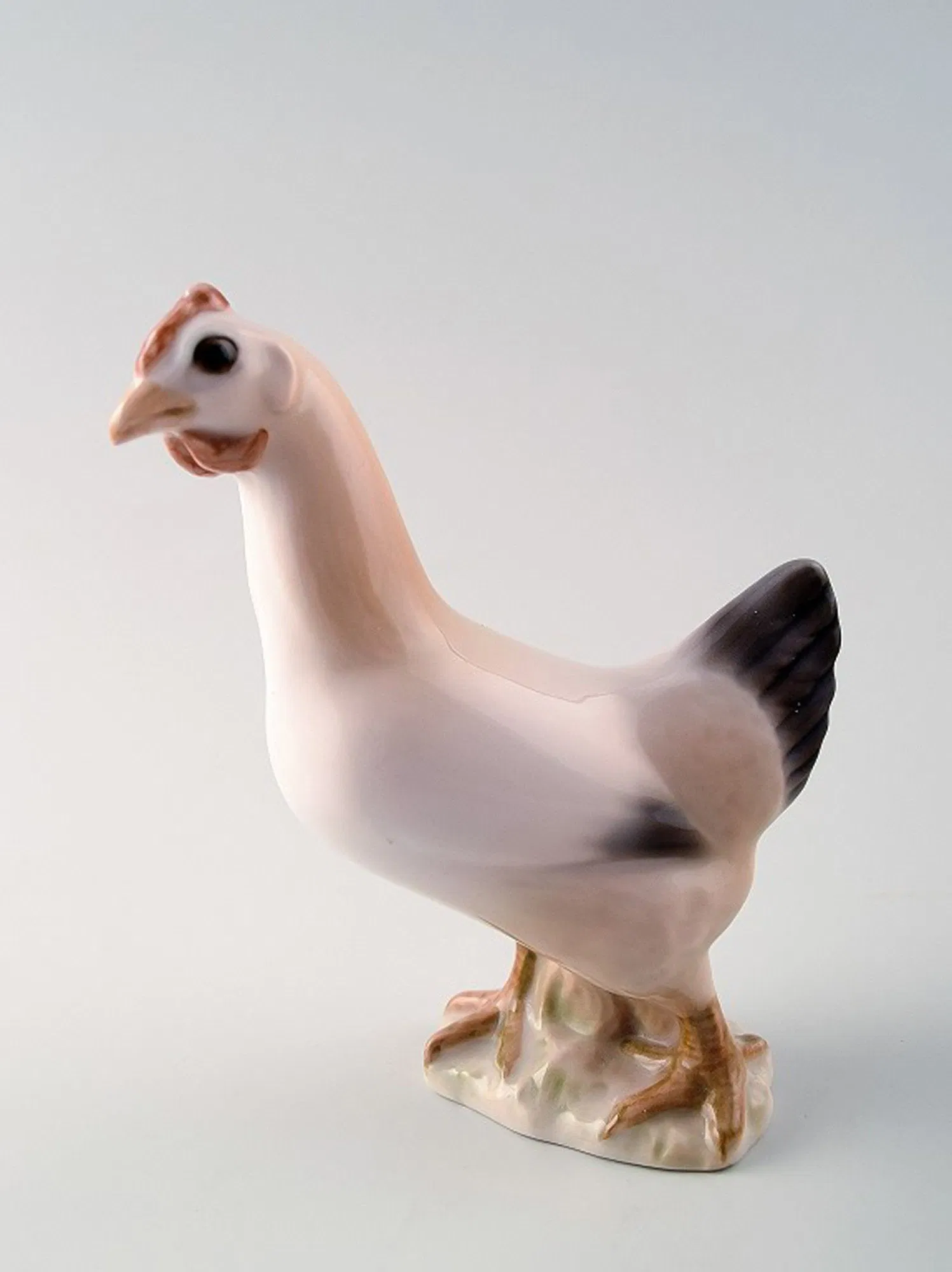 Bing & Grondahl bird, B&G 2193 Hen Chicken, 10.5 cm.