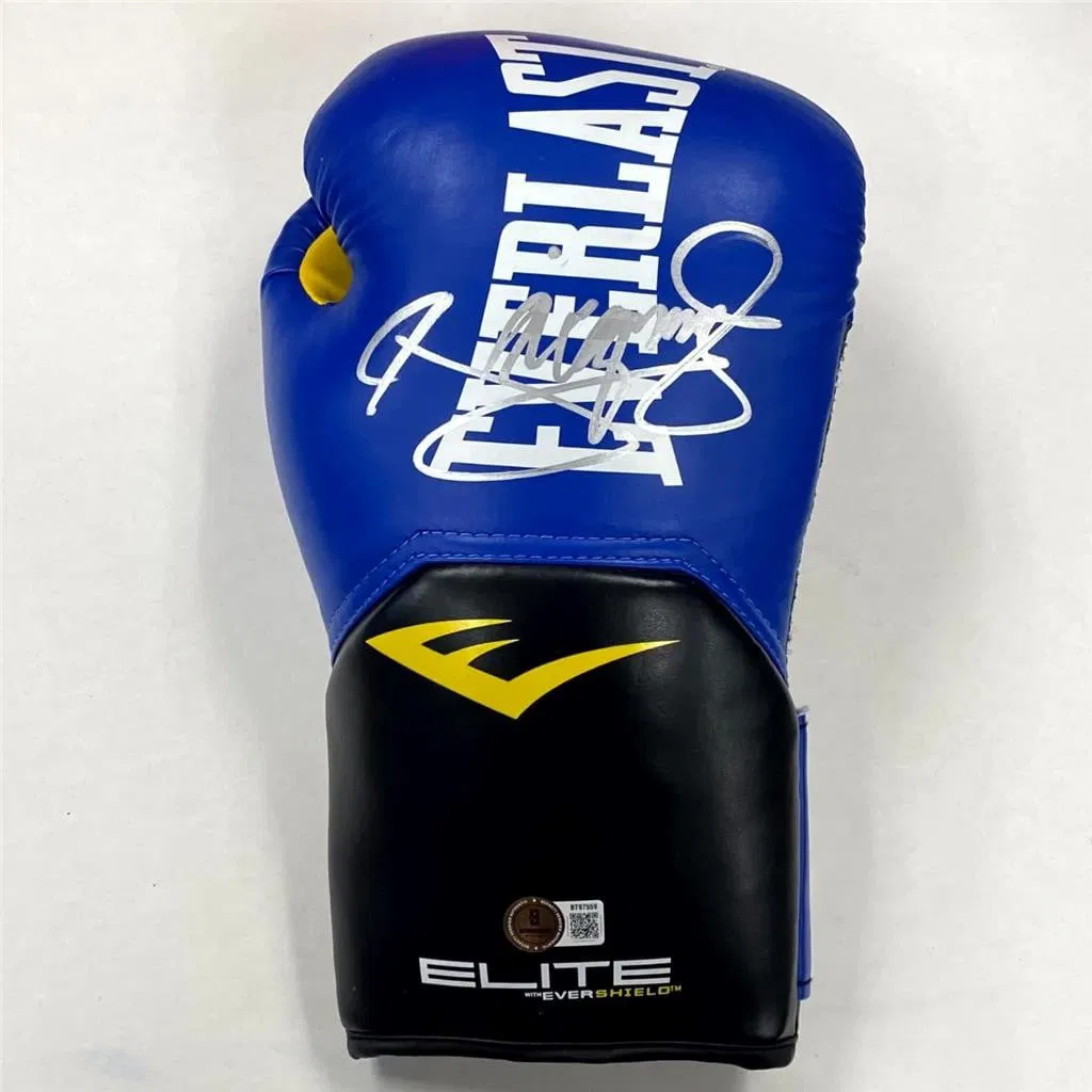 Blue Everlast boxing glove autographed by Manny Pacquiao with Beckett COA