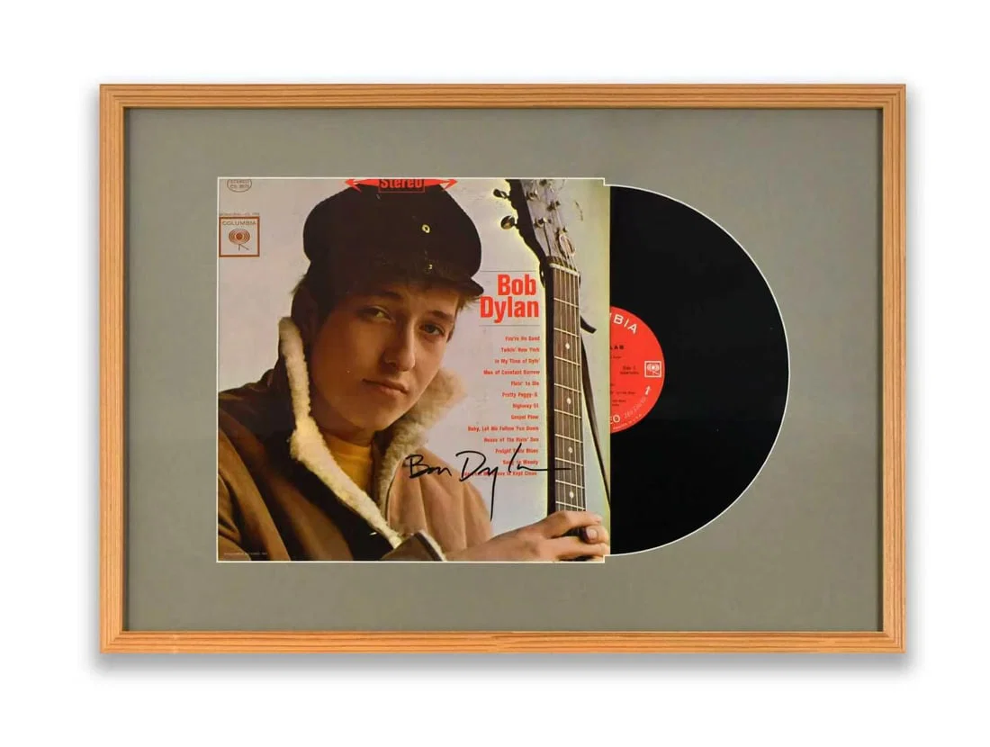 BOB DYLAN – SIGNED BOB DYLAN (COLUMBIA RECORDS) LP DISPLAY