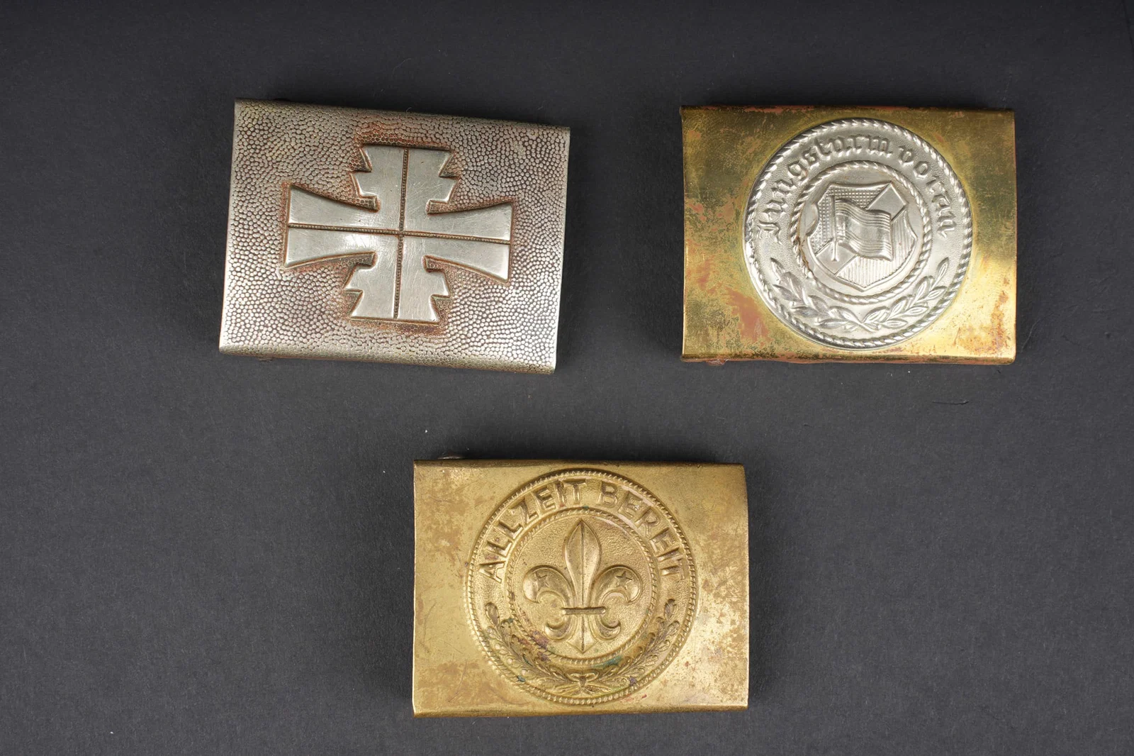 Boucles de ceinturon. Belt buckles.