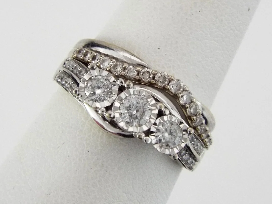 Bridal Two-Piece Set 10K White Gold Three Stone Cluster Natural Diamond Engagement Ring with Lattice
