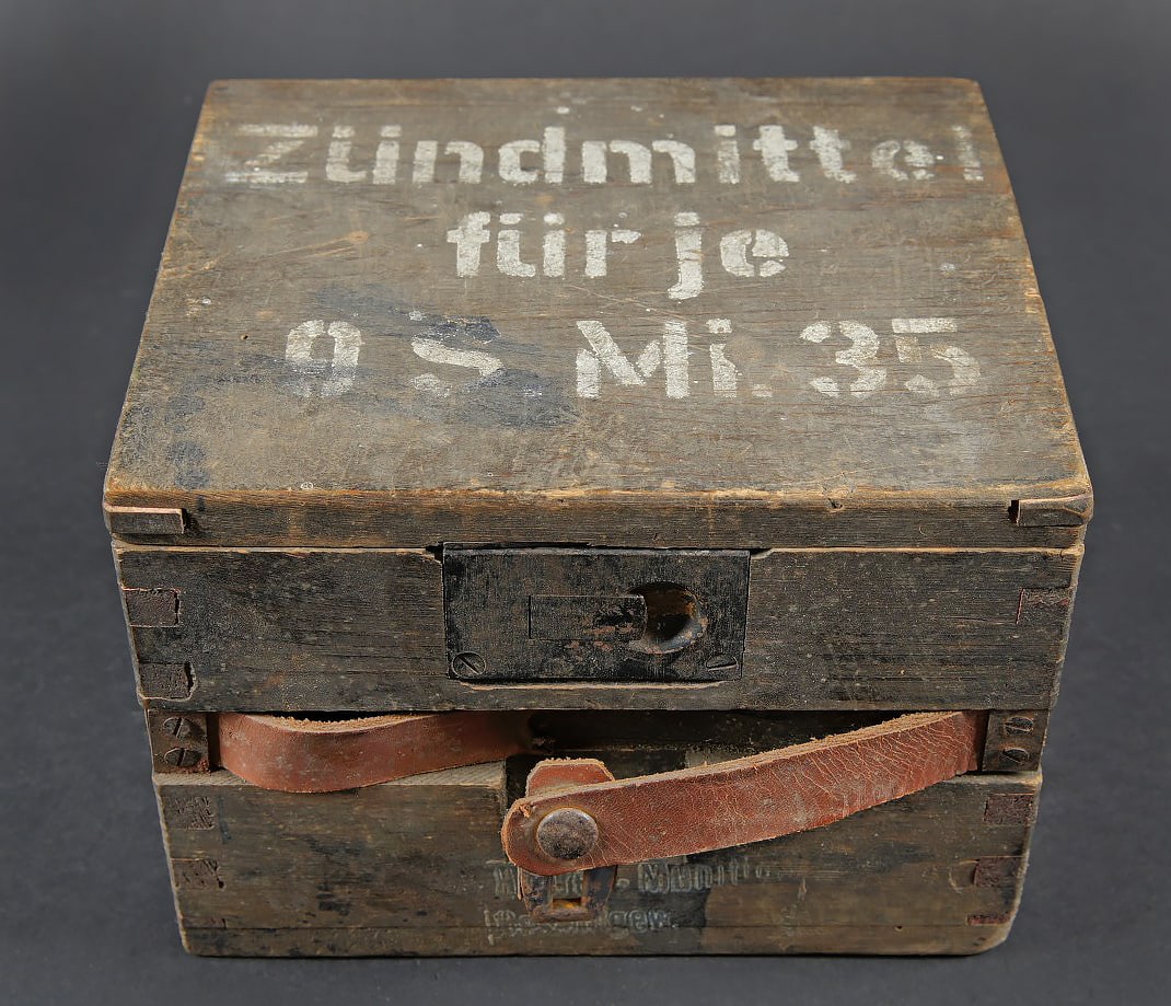 Caisse accessoires S.Mi.35. Accessory case for S-mine 35 (bounding mine).