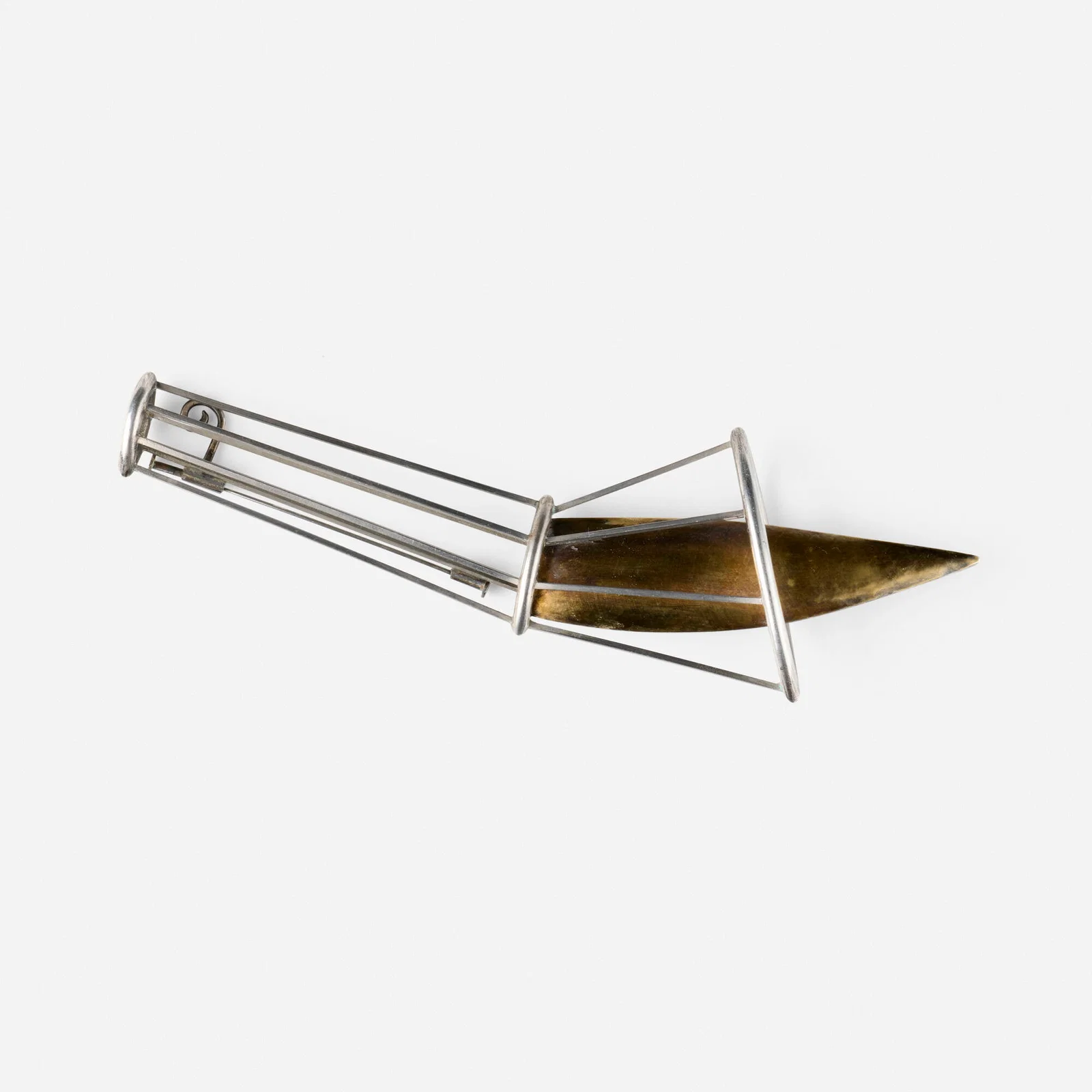 Carlier Makigawa, Brooch