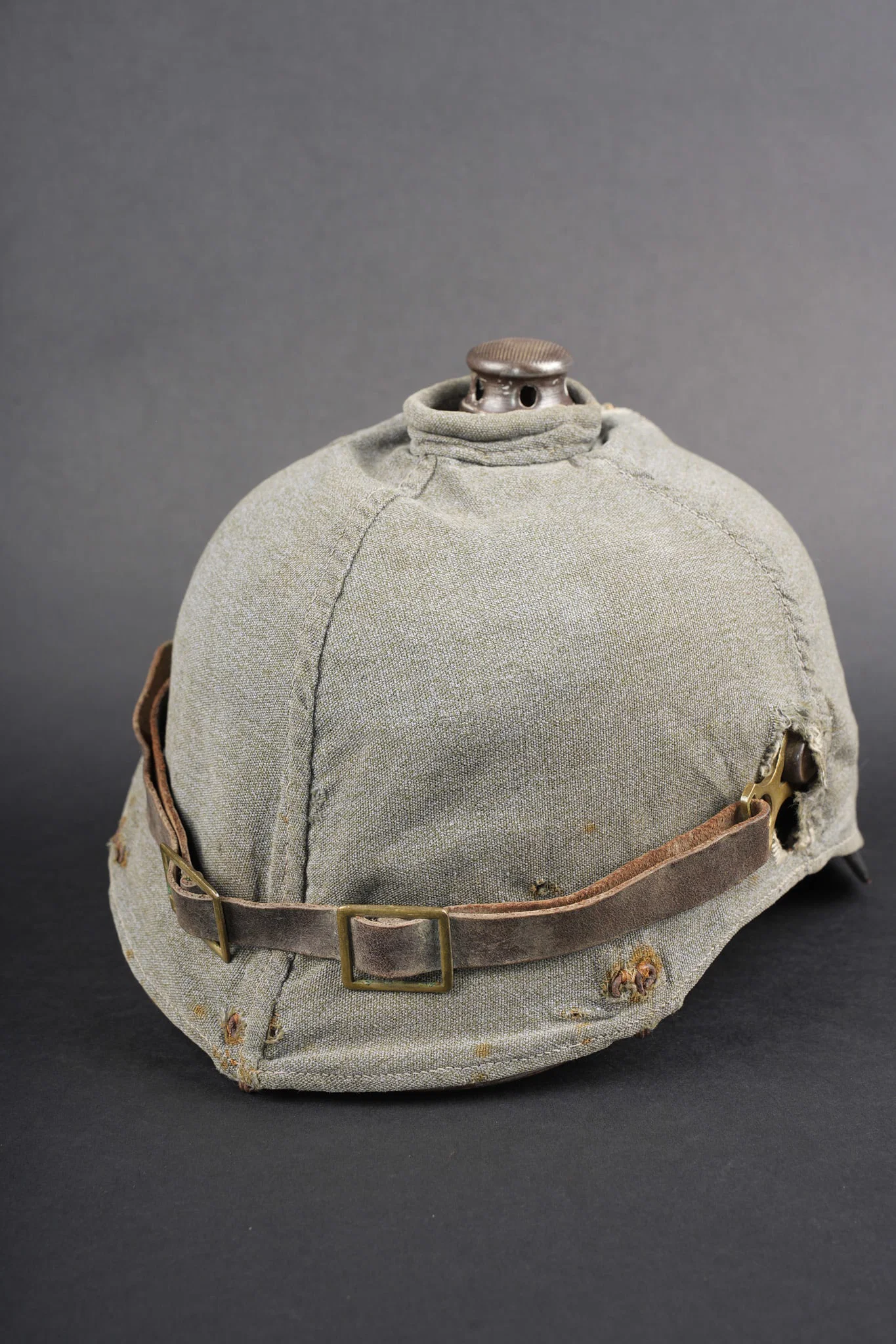 Casque a pointe prussien M1915 avec couvre casque. Prussian M1915 pickelhaube with helmet cover