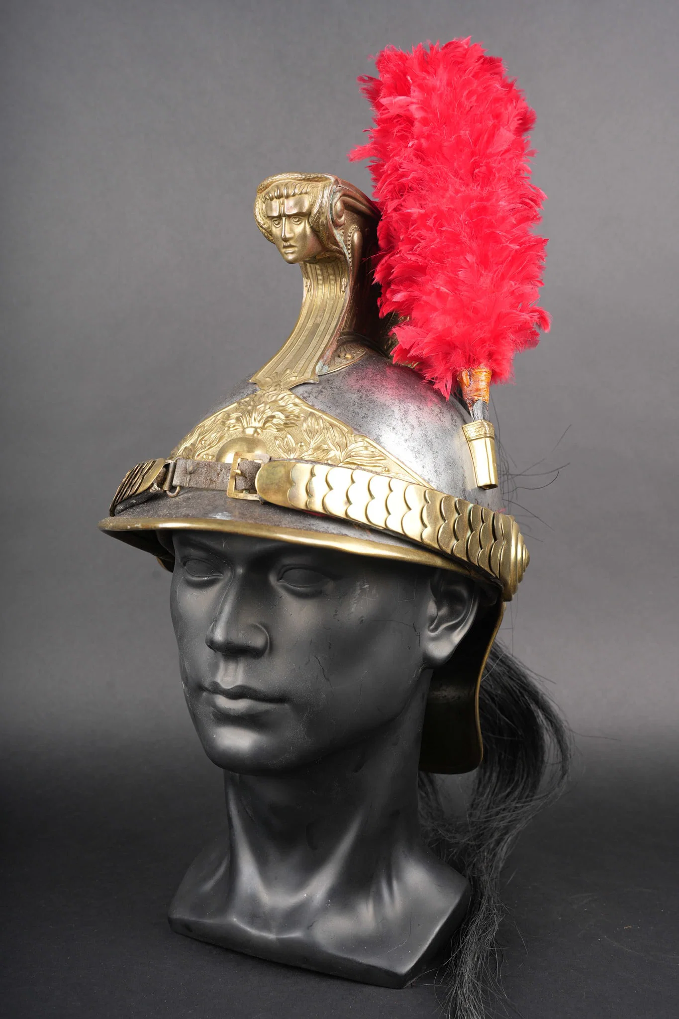 Casque de dragon 1872/74. Dragoon helmet model 1872/74.