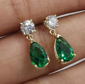 Certified 8.00 Carat Pear Cut Lab Grown Emeralds & 1.40 Ct VVS1 E Color Lab Grown Diamonds 14Kt