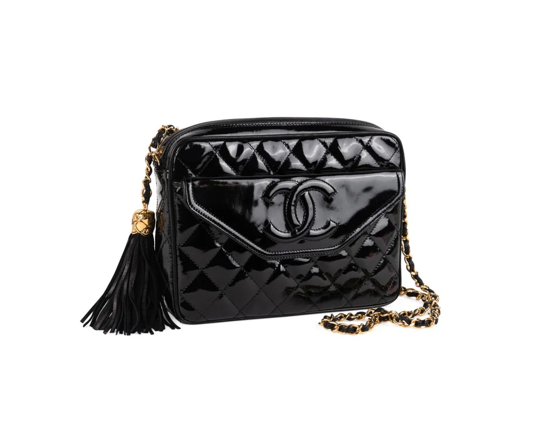 CHANEL VINTAGE QUILTED FRONT POCKET CAMERA BAG