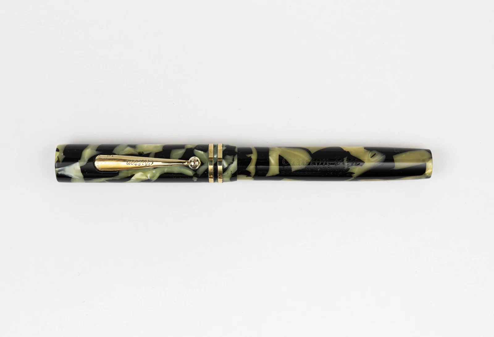 Chilton Boston Black & Pearl Full Size Fountain Pen