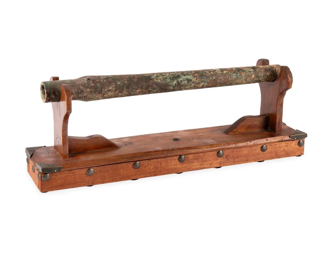 CHINESE ARCHAIC HAND CANNON ON STAND
