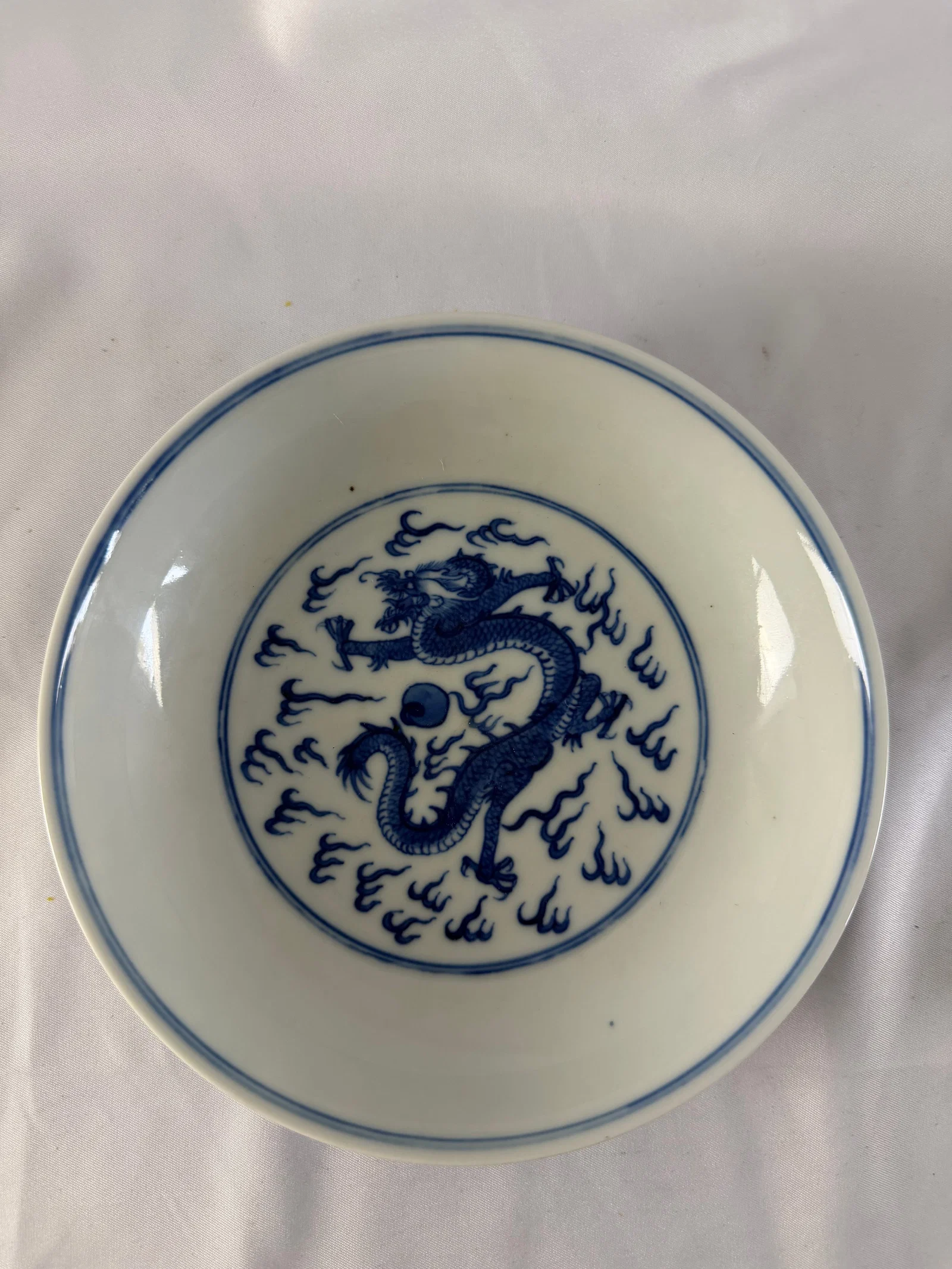 Chinese blue and white dragon Porcelain China plate mark