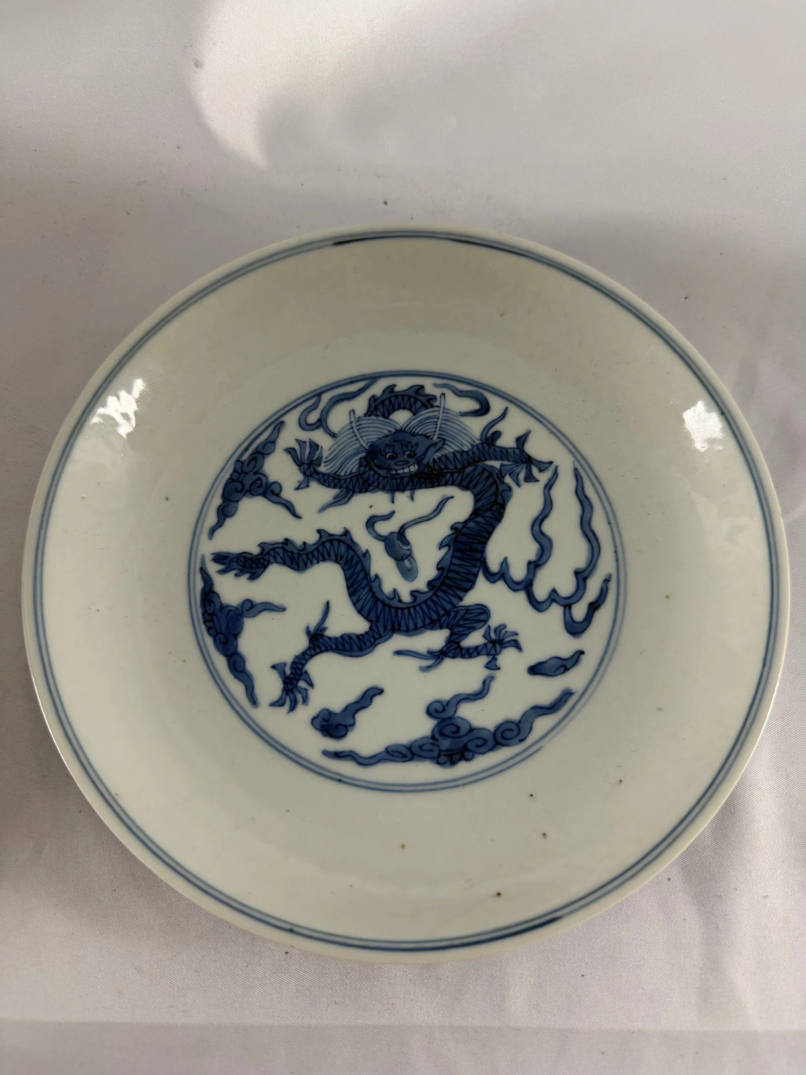 Chinese blue and white dragon Porcelain China plate six characters mark