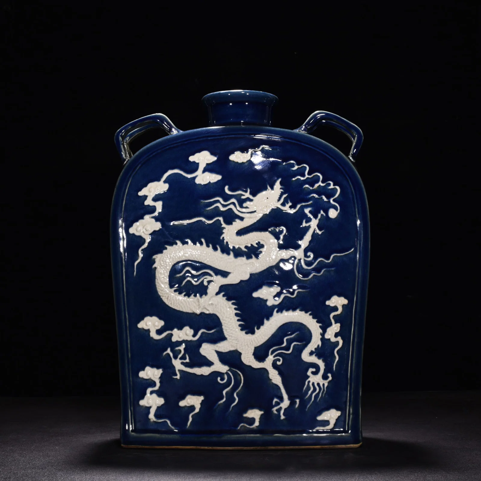 Chinese blue and white porcelain bottle Yuan dynasty