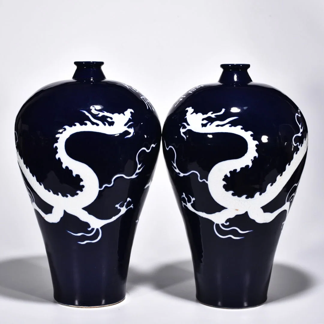 Chinese blue and white porcelain vase pair Yuan dynasty