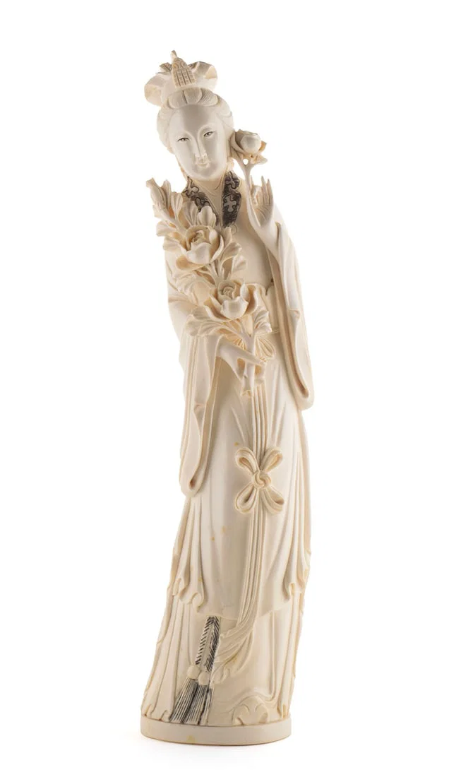 CHINESE CARVED FIGURE OF GUANYIN