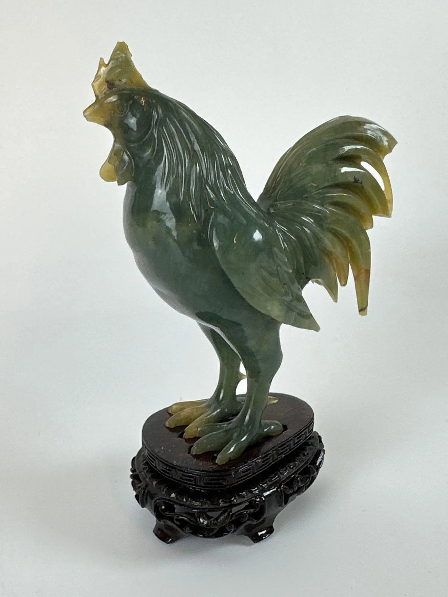 CHINESE CARVED JADE ROOSTER FIGURINE ON WOOD STAND
