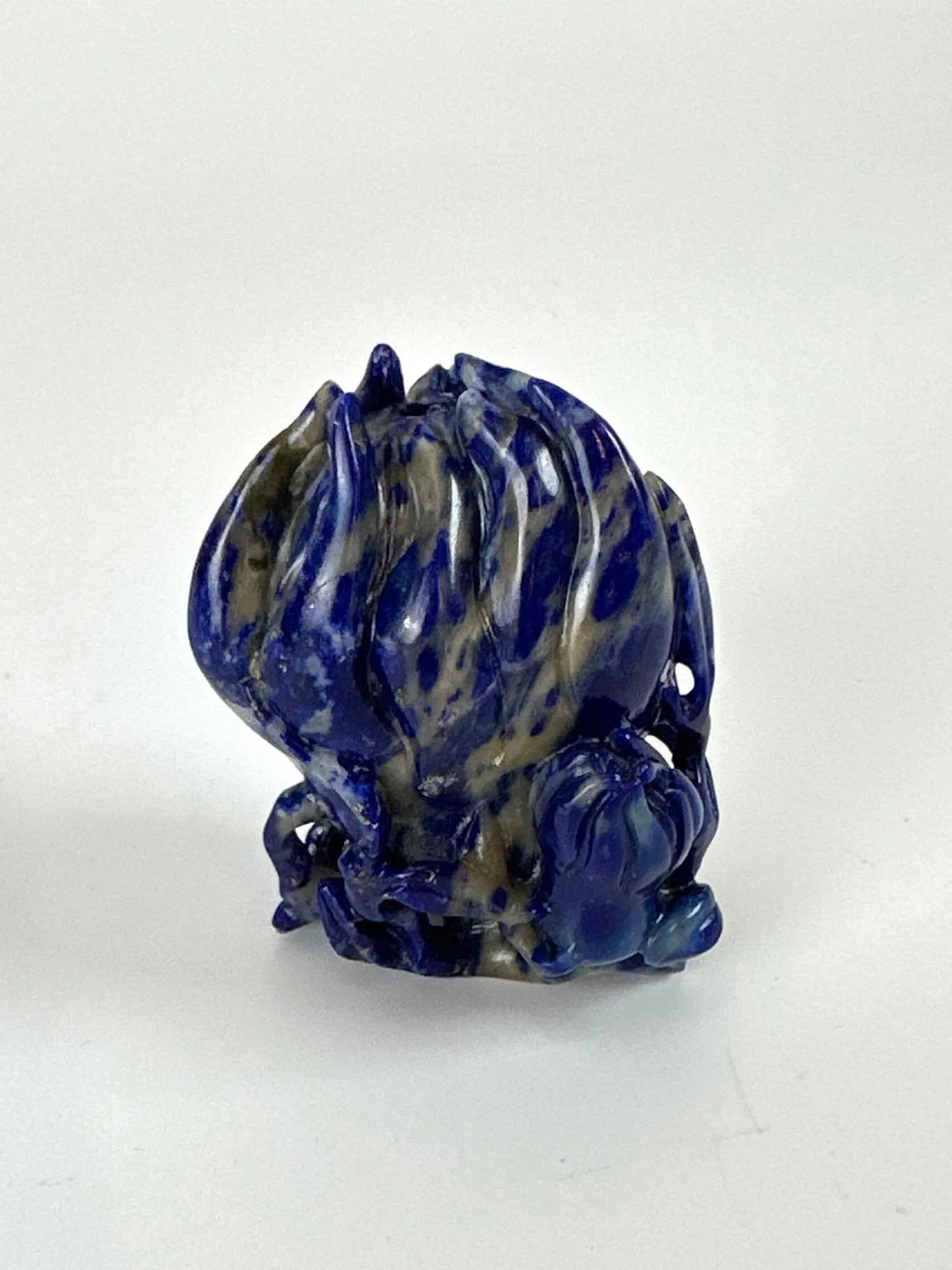 CHINESE CARVED LAPIS LAZULI BUDDHA'S HAND SNUFF BOTTLE