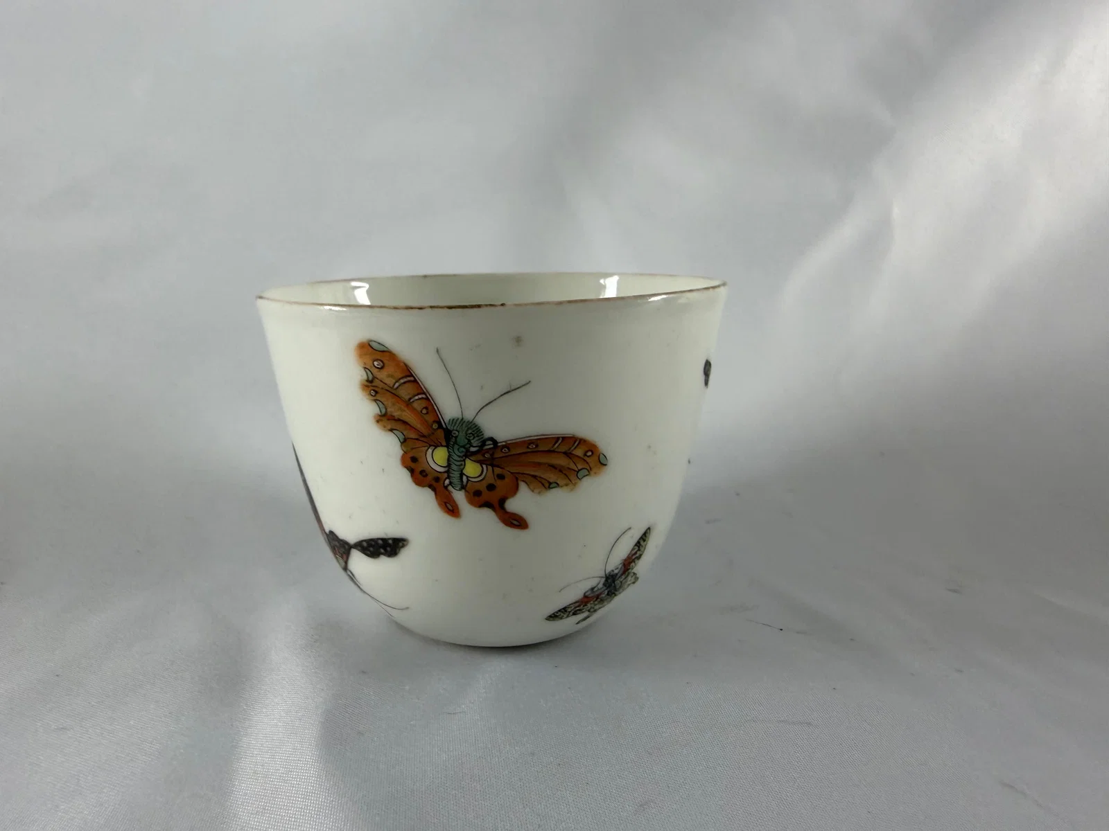 Chinese enameled famille rose Butterfly porcelain cup