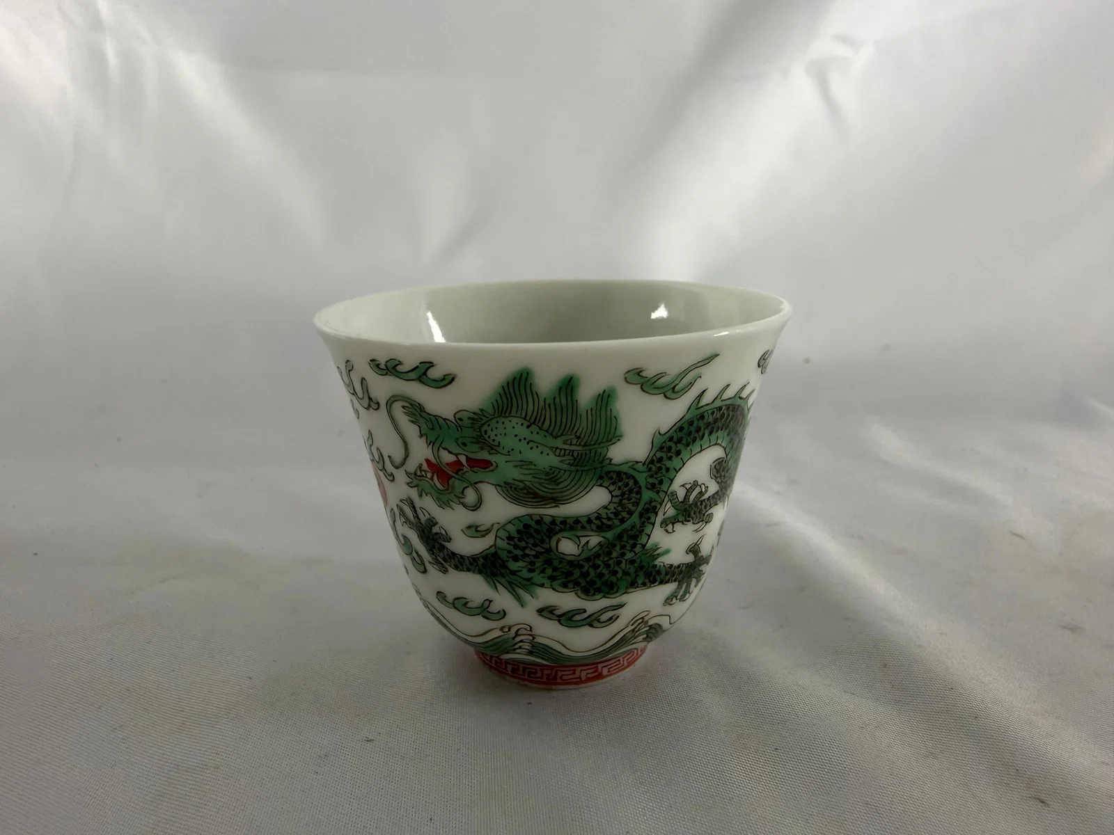 Chinese enameled famille rose green dragons Porcelain China cup blue and white mark