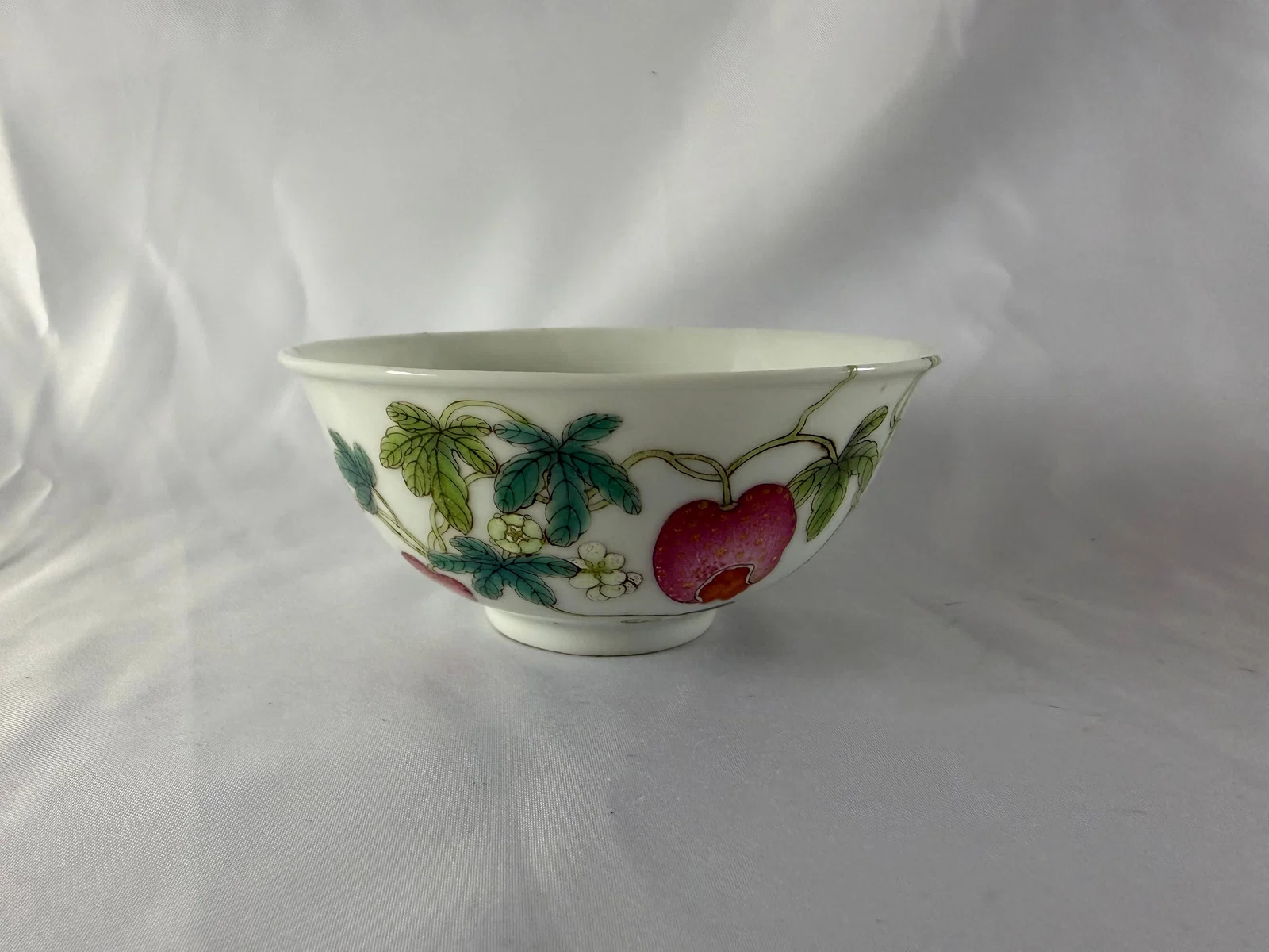 Chinese enameled famille rose Porcelain China guava bowl red characters mark
