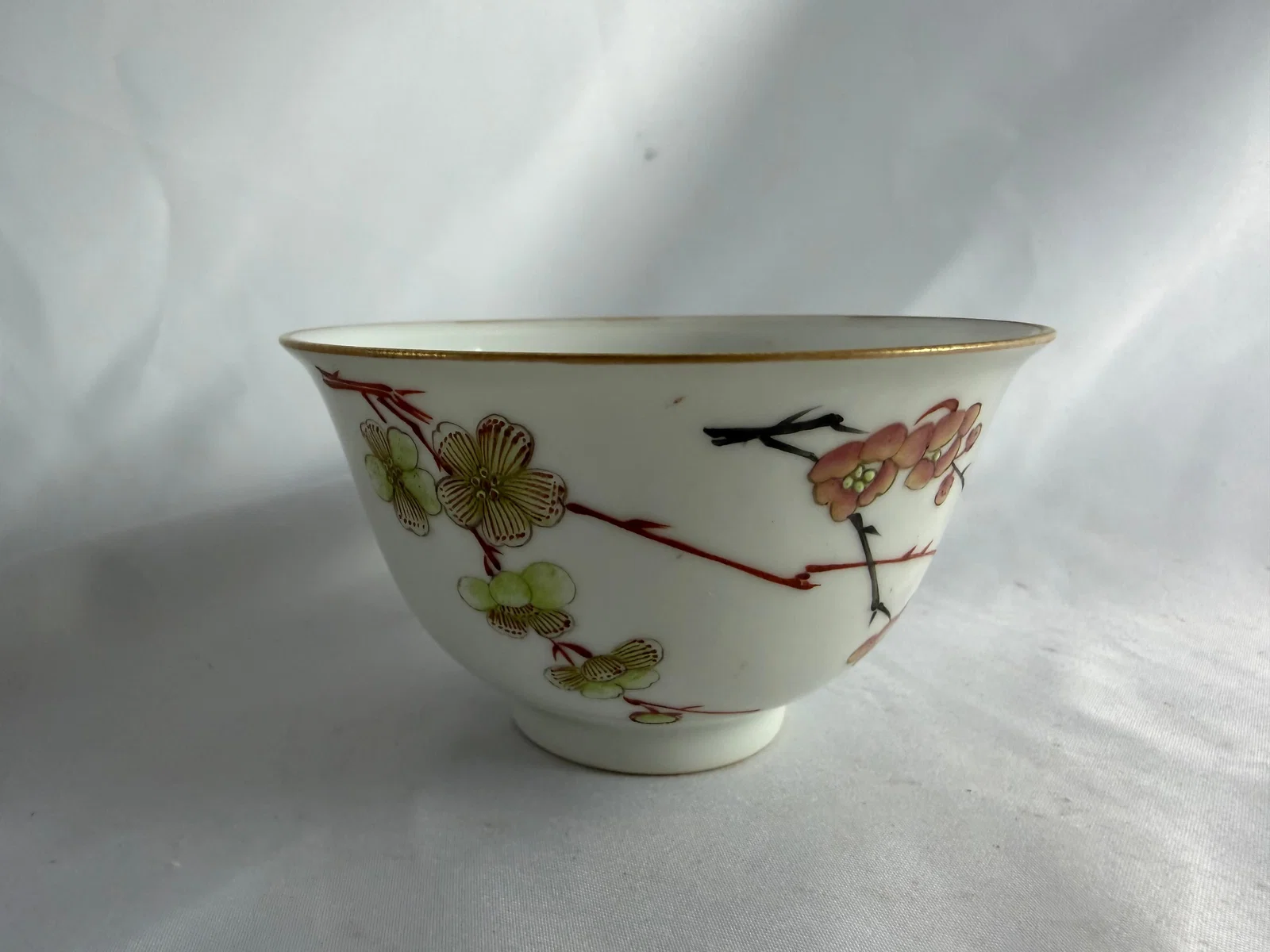 Chinese enameled famille rose Porcelain China plum blossom cup mark