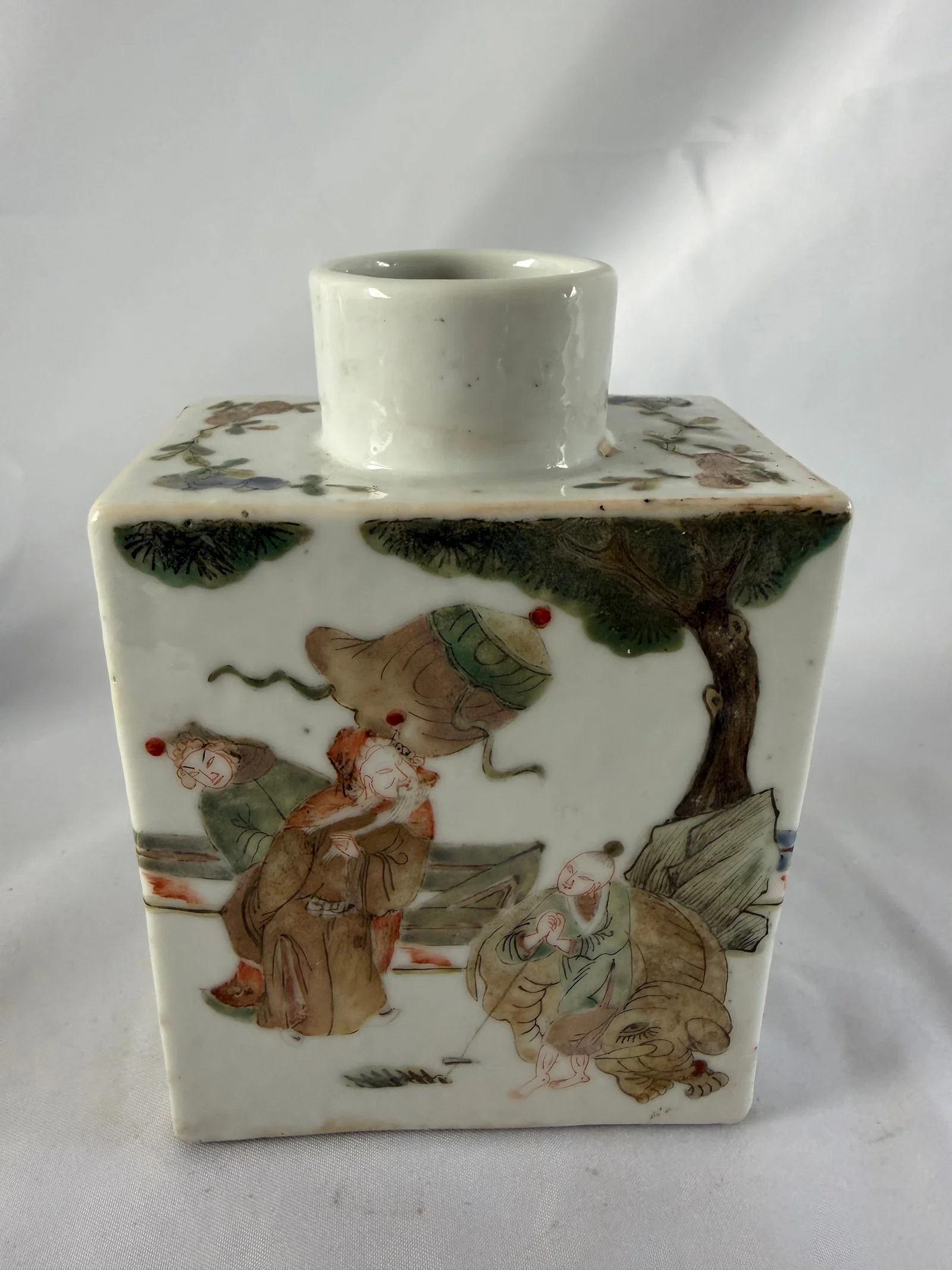 Chinese enameled famille rose scene Porcelain China tea caddy