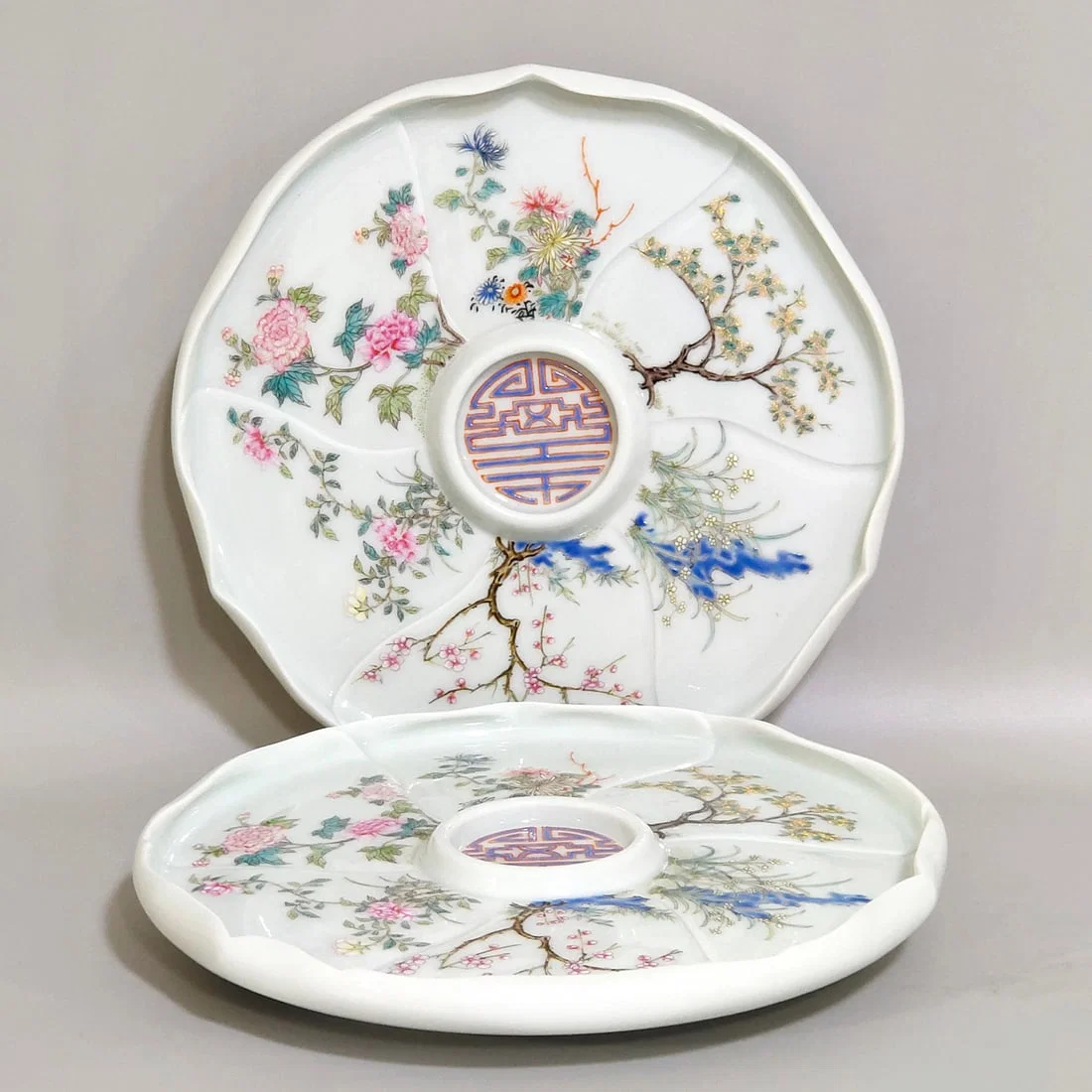 Chinese famille rose porcelain dish pair Qing dynasty Qianlong Mark & Period