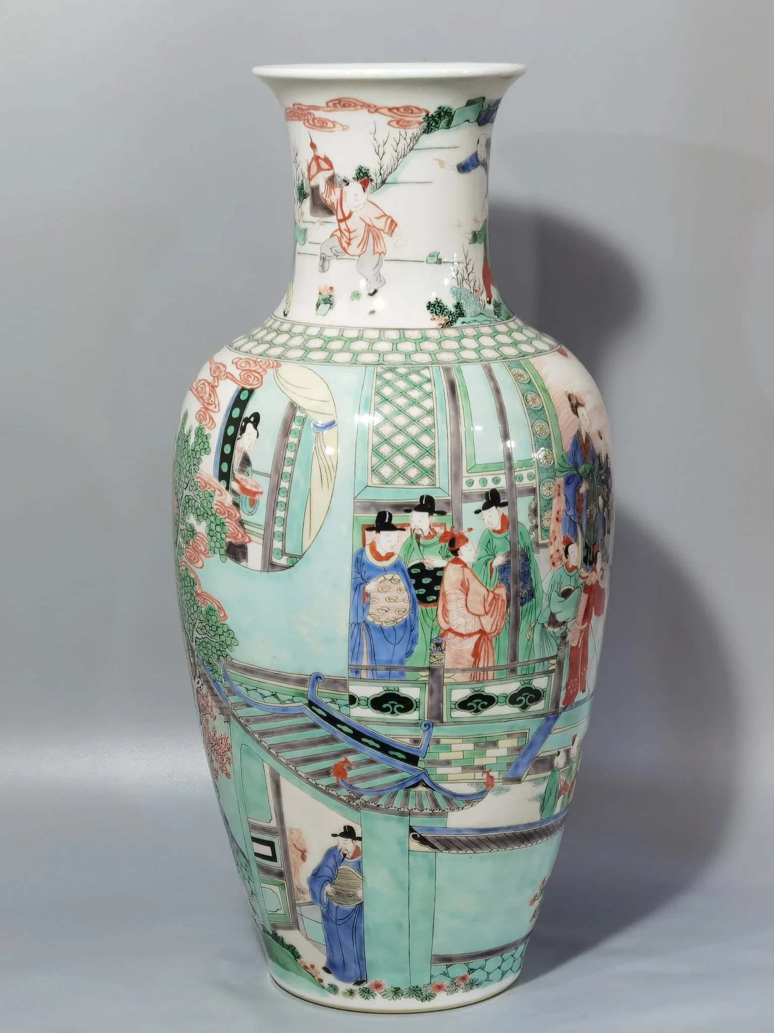Chinese famille verte porcelain vase Qing dynasty Kangxi Mark & Period