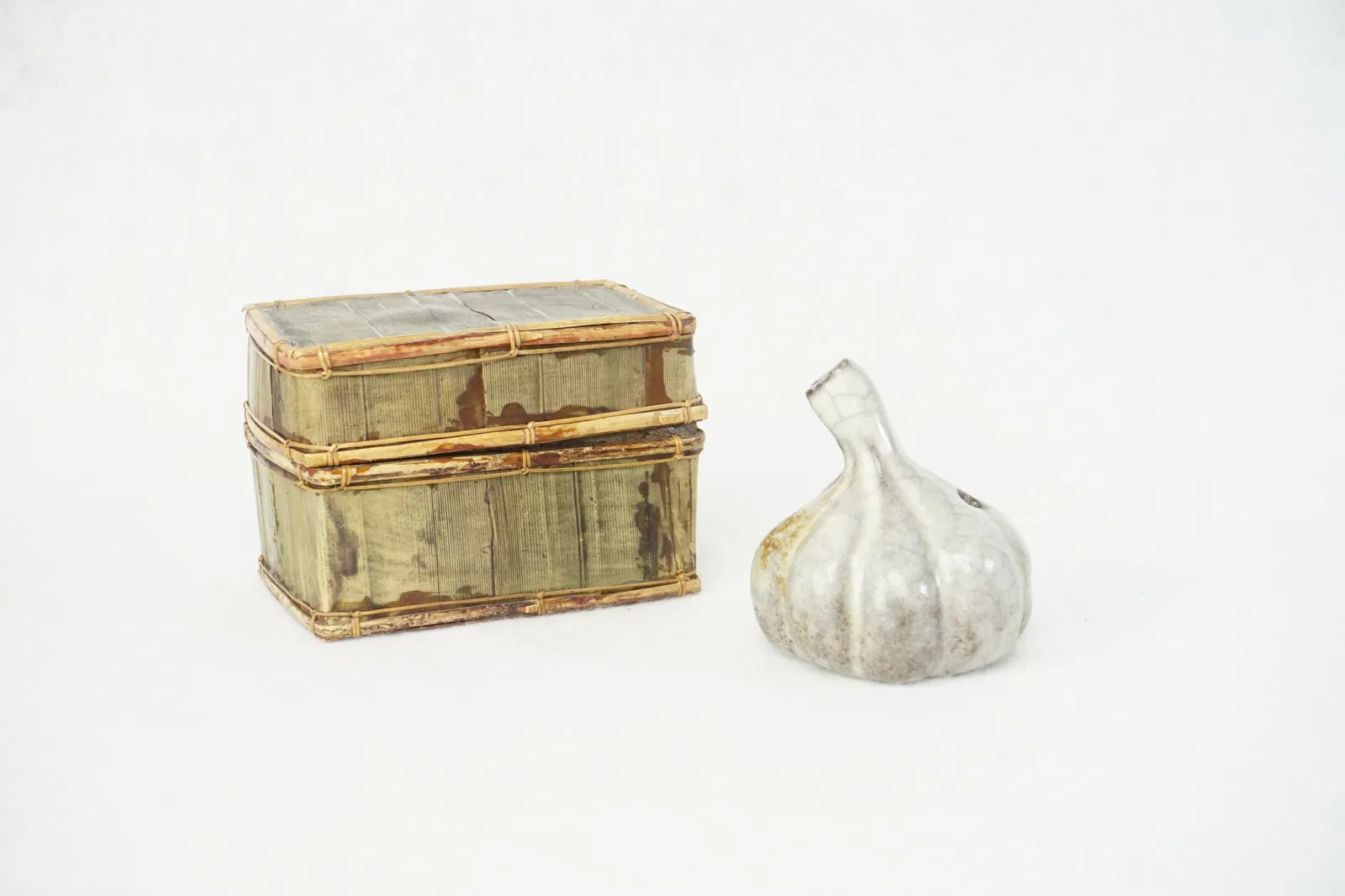 Chinese Ge Type Porcelain Water Dropper with Box