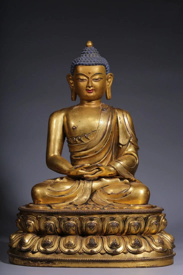 Chinese Gilt Copper Seated Shakyamuni Buddha Statue from the Qing Dynasty