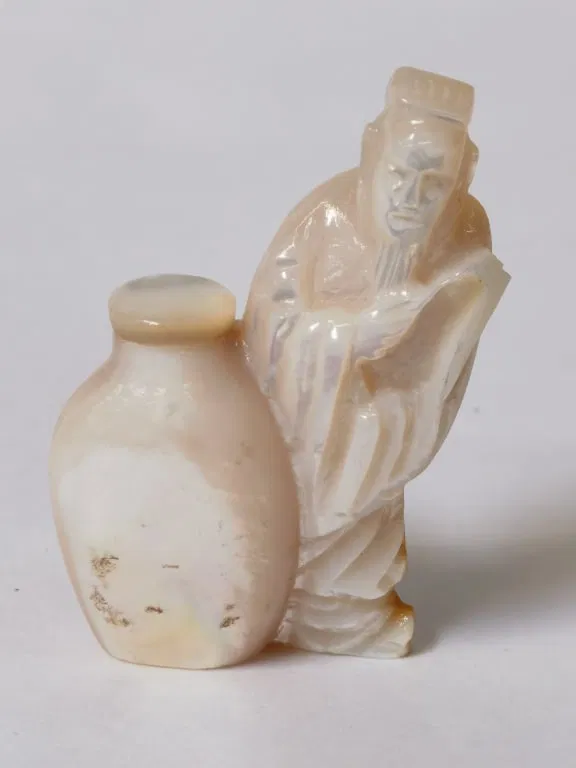 Chinese Mother-of-Pearl Carved Figurine Snuff Bott