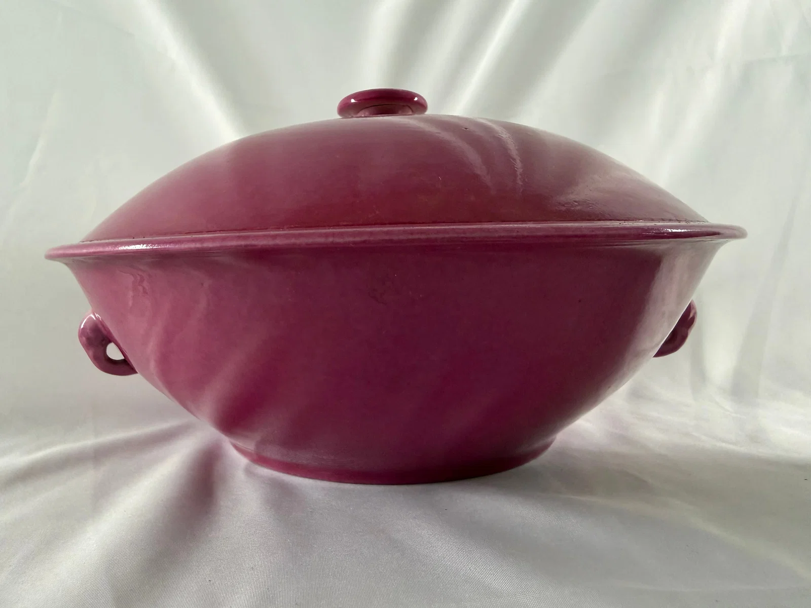 Chinese pink glazed porcelain lid pot with 4 China red characters mark