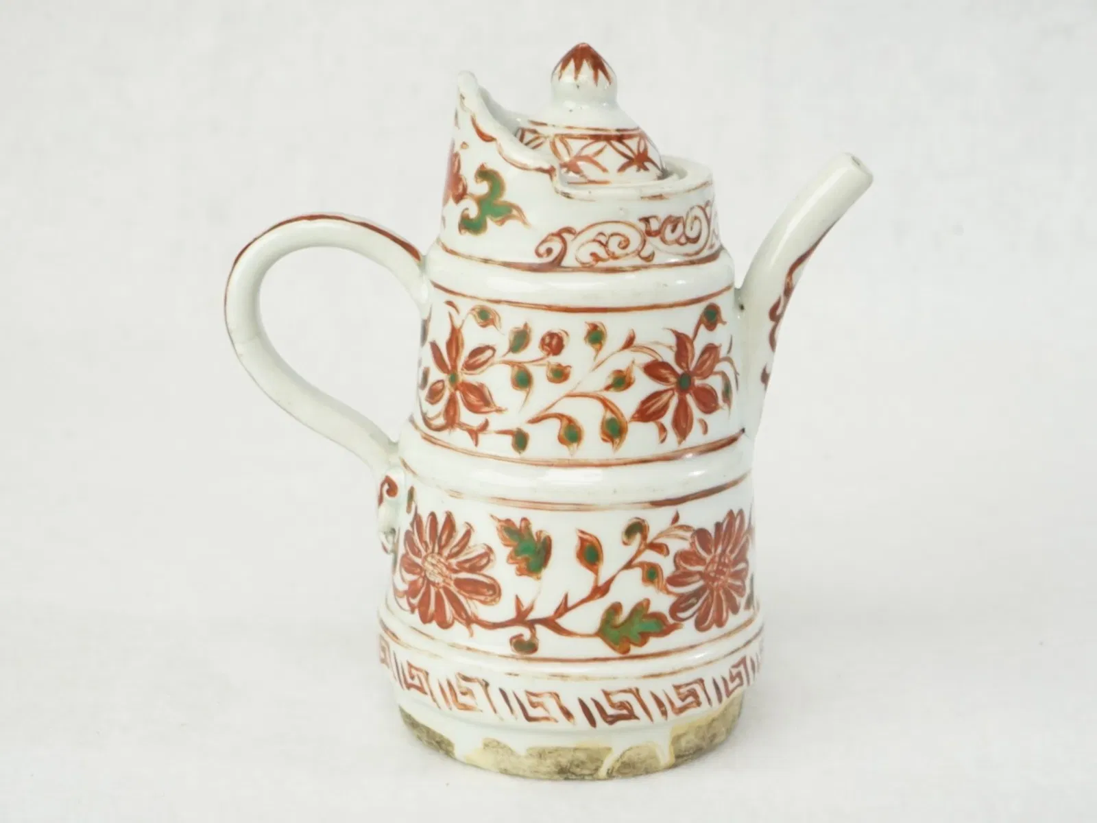 Chinese Red and Green Enameled 'Floral' Teapot
