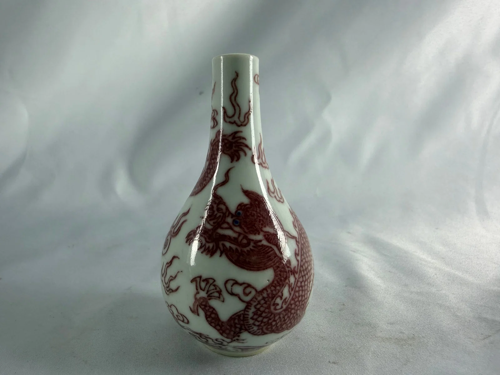Chinese under red glazed dragon Porcelain China snuff bottle