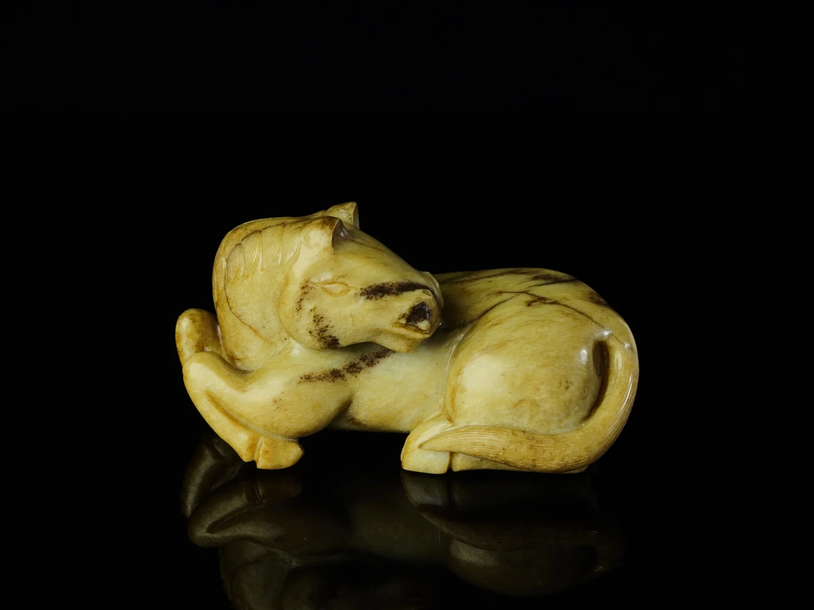 Chinese Yellow Jade Carving of A Recumbent Horse,Qing Dynasty
