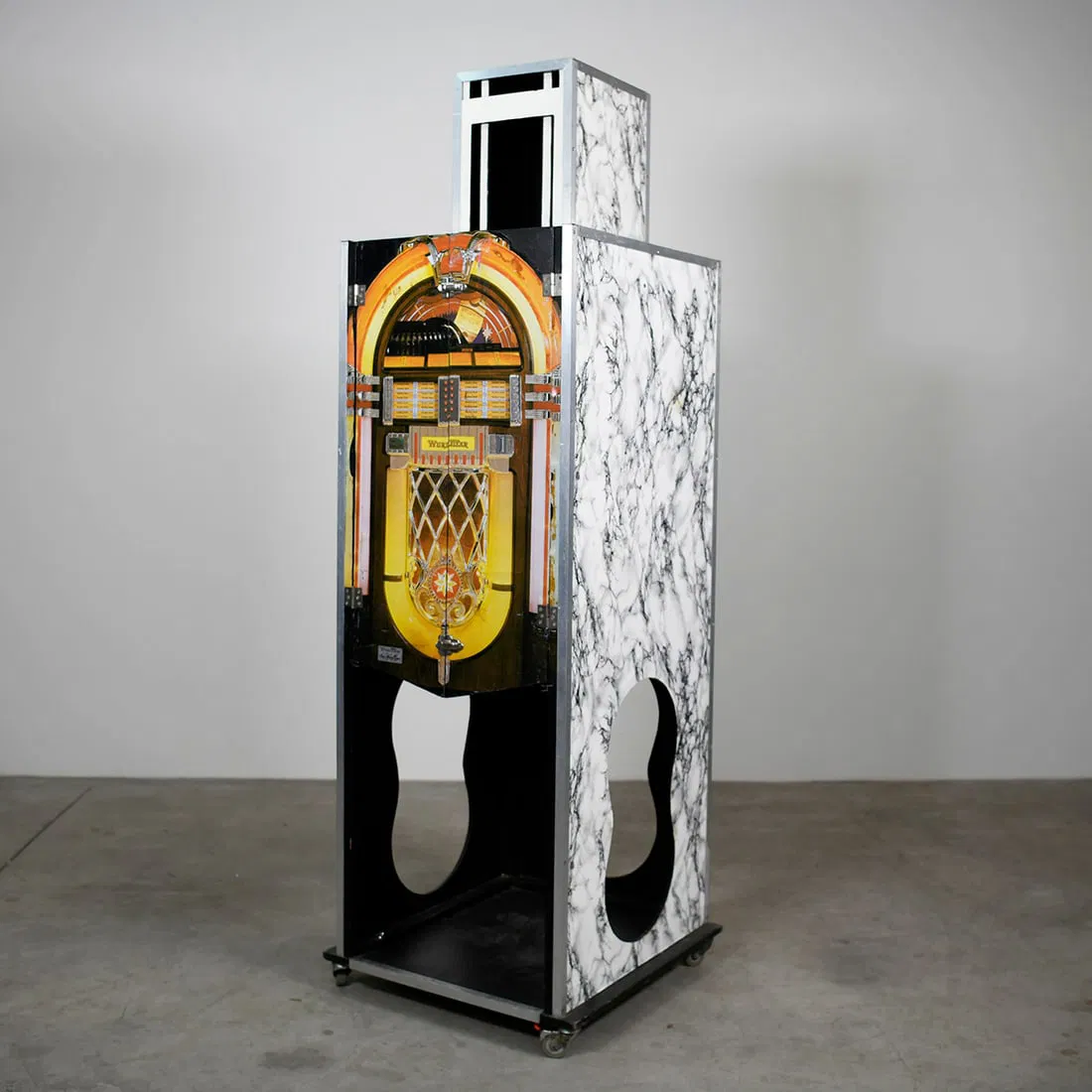 Classic "Jukebox" Twister Stage Illusion