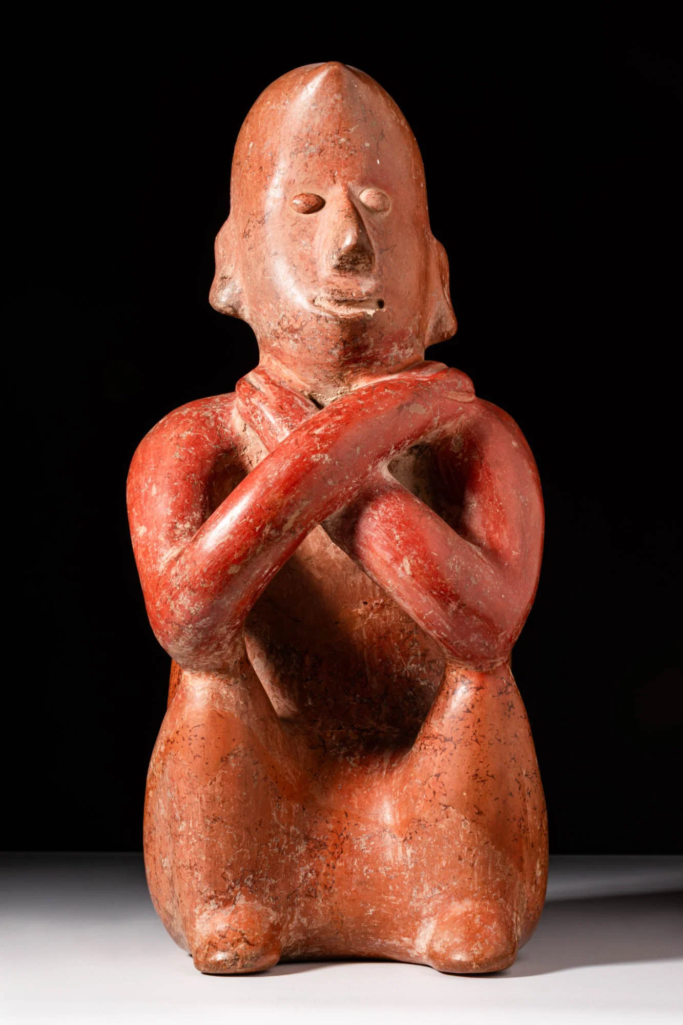 COLIMA LARGE SEATED FIGURE WITH CROSSED ARMS