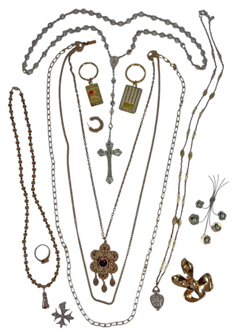 Costume Jewelry Brooches, Necklaces, Rings 11pcs