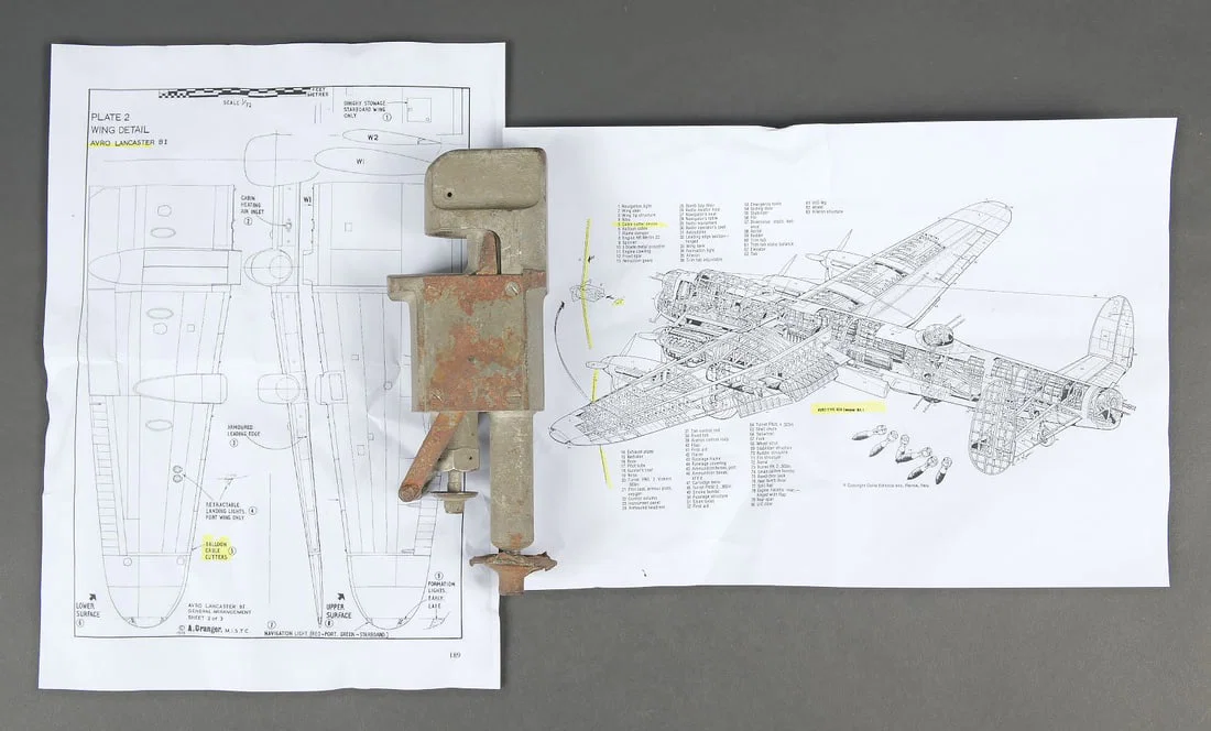 Coupe-cable RAF Mark VI pour fil de ballon de barrage. RAF cable cutter Mk VI for barrage balloon