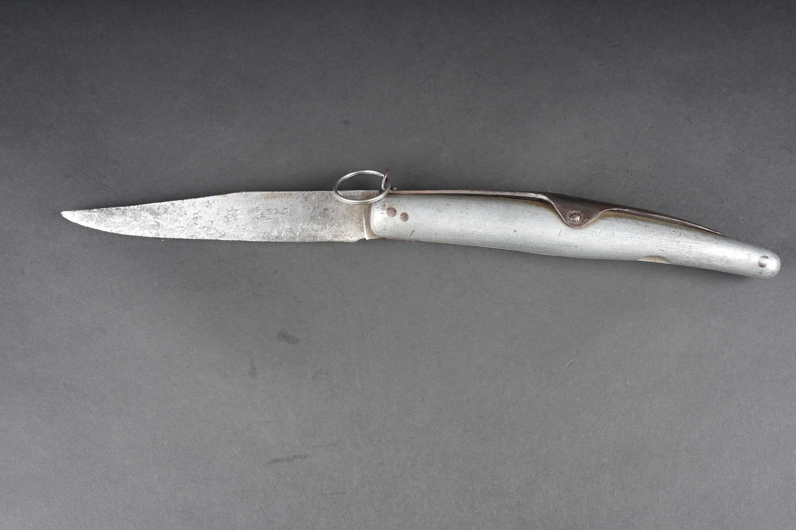 Couteau a cran d arret en aluminium. Aluminium folding knife