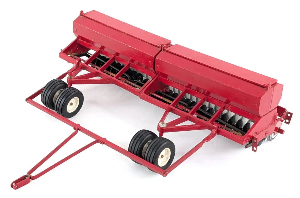 Custom 1/16 International Grain Drill