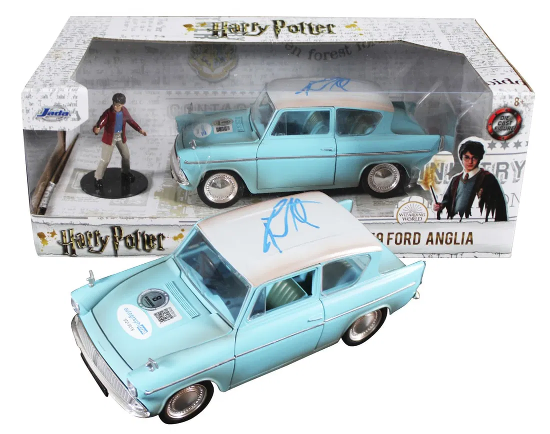 Daniel Radcliffe Signed Harry Potter Jada 1959 Ford Anglia Die Cast Car BAS