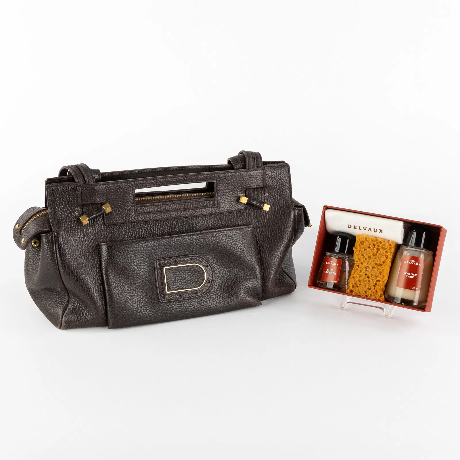 Delvaux, Le Benjamin PM, a handbag, brown calfskin, with care kit.
