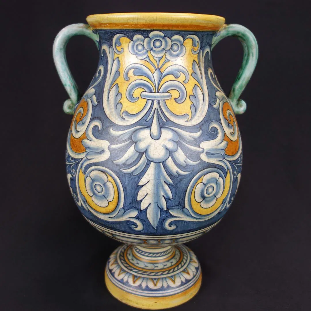 [Deruta Kiln] Majolica Ware Vase with Mysterious Motif – Made in Italy