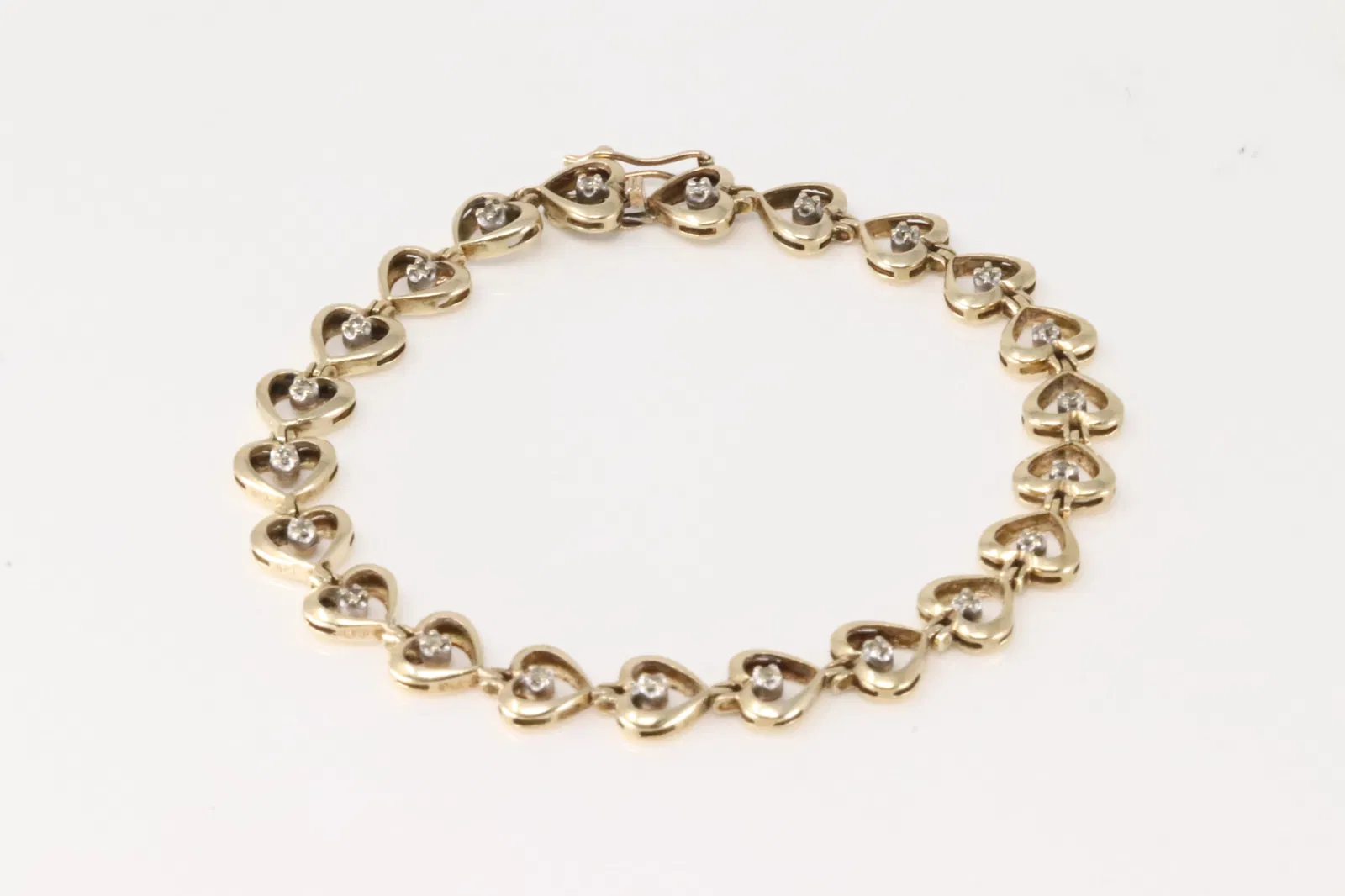 Diamond Heart Bracelet 10Kt.