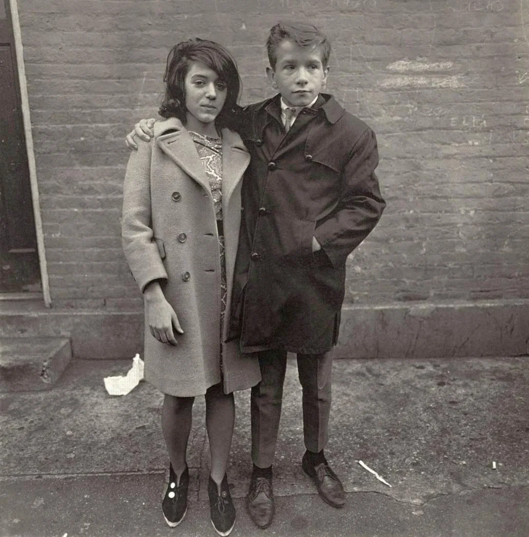 DIANE ARBUS - Teenage couple on Hudson St, NYC, 1963