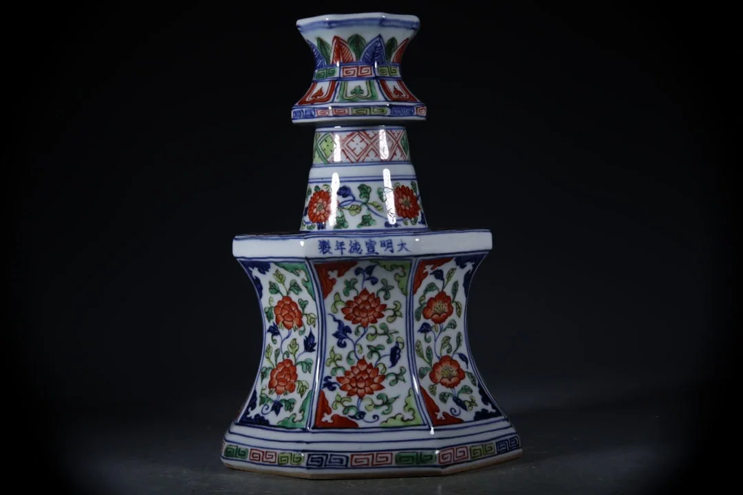Doucai Flower Pattern Candlestick