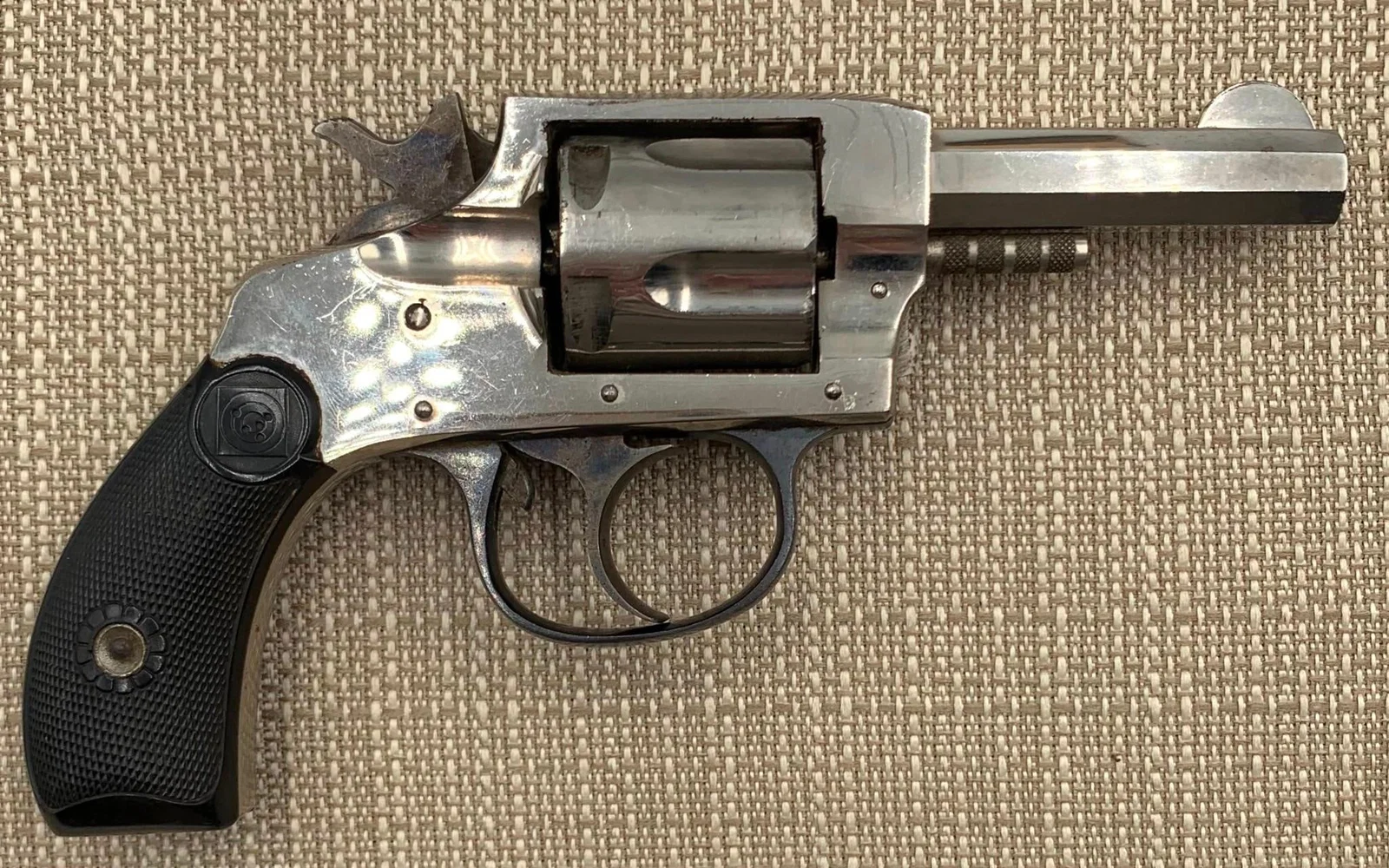 Early H & R Arms Company Model 1905 H & R Double Action Antique 32 cal Revolver