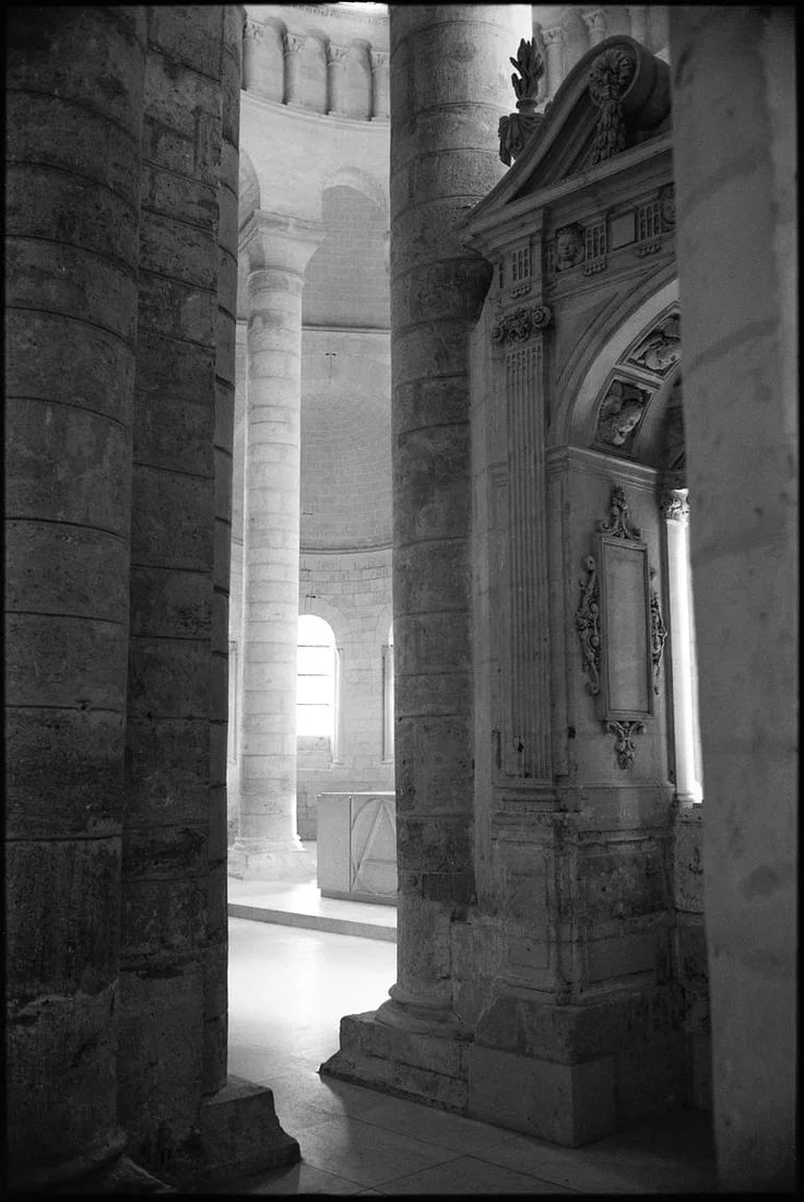 Edition 2/10 - Pillars, Fontevraud Abbey, Chinon - Silver Gelatin